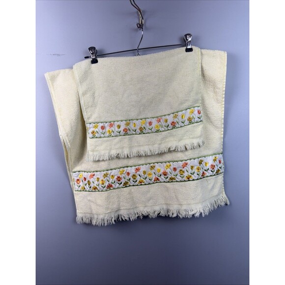Other - Vintage Cannon Monticello 1 Bath Towel & 1 Hand Towel With Floral Design & Fring